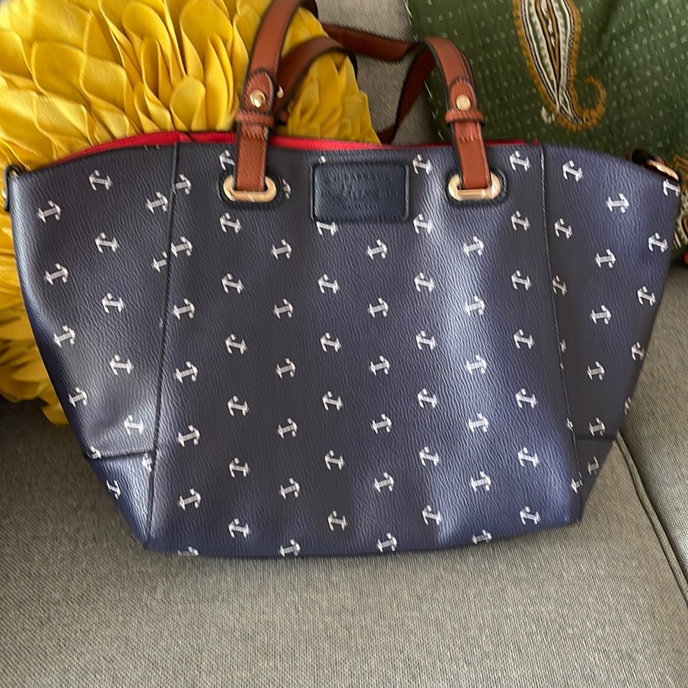 Bass tote with matching cosmetic/misc zip bag